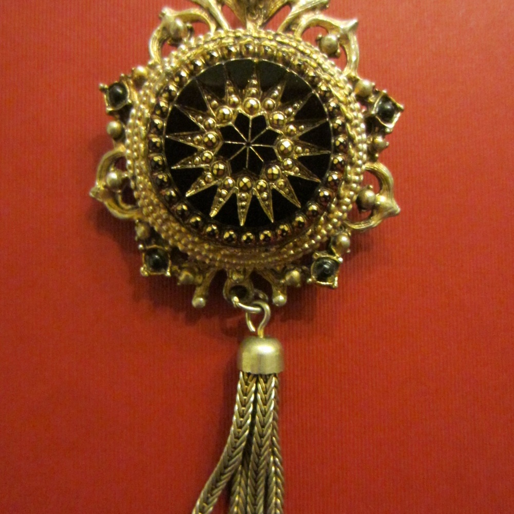 Denise Mid Century Black Onyx Golden Brooch Tassel Motif Pendant